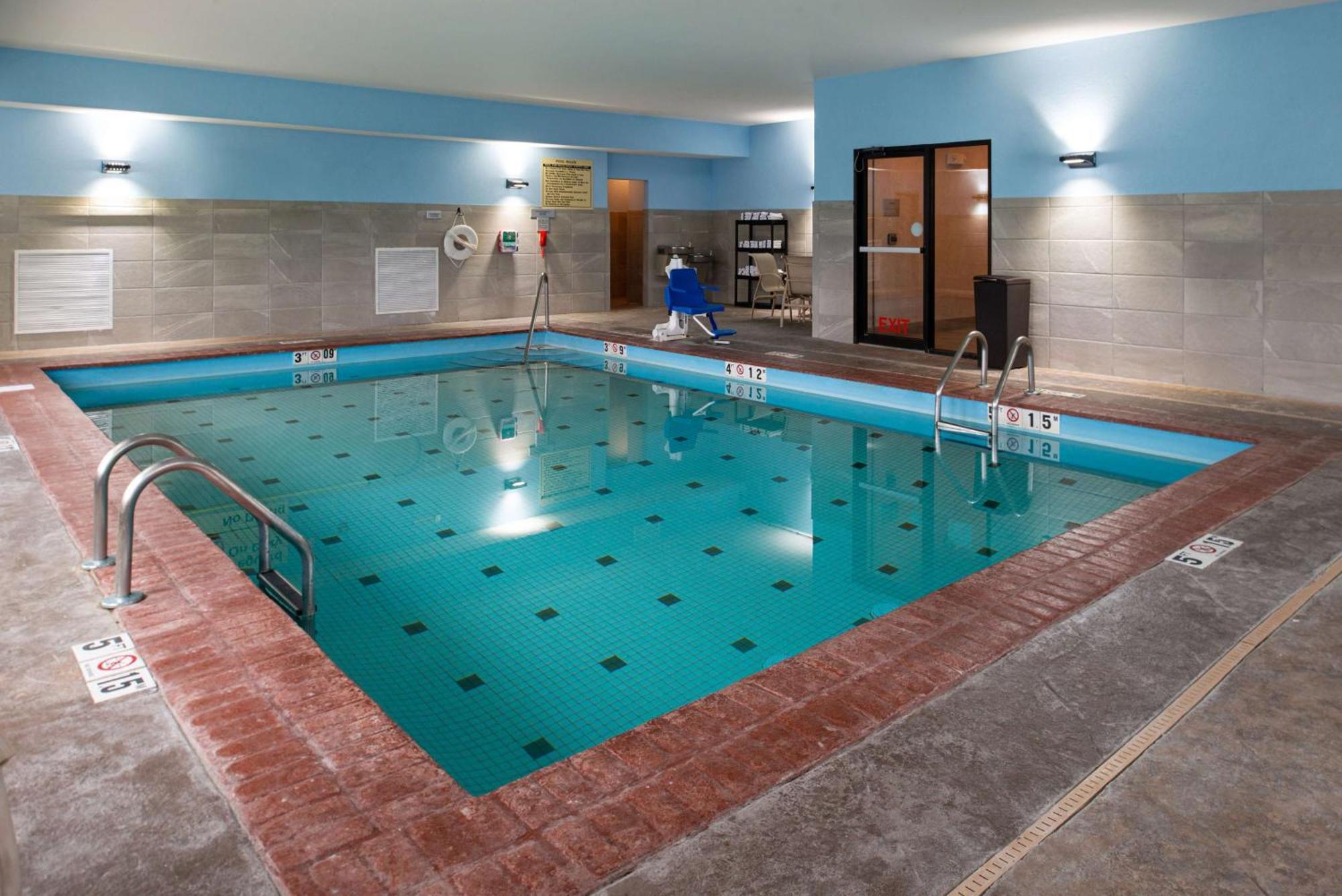 Hampton Inn Kansas City Northeast Bagian luar foto