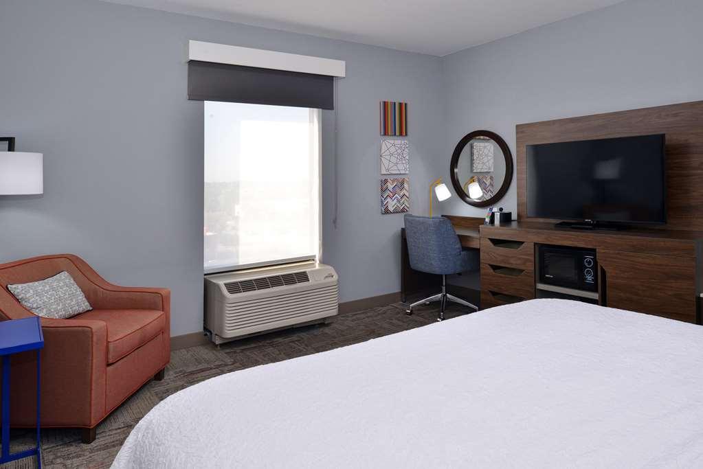 Hampton Inn Kansas City Northeast Ruang foto